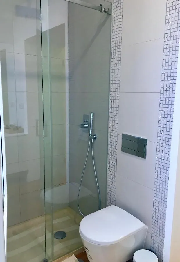 Hola Lisbon Suites 4*,